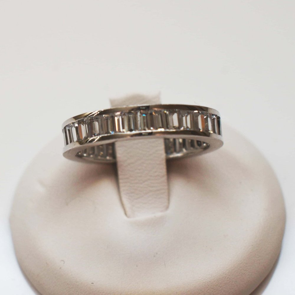 Elegant Silver Baguette-Set Eternity Ring - Silver